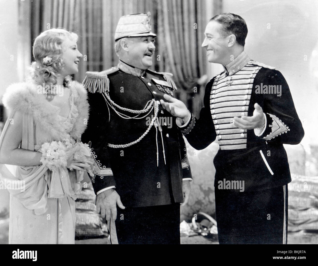 DIE LUSTIGE WITWE (1934) UNA MERKEL, GEORGE BARBIER, MAURICE CHEVALIER MRRW 002 P Stockfoto