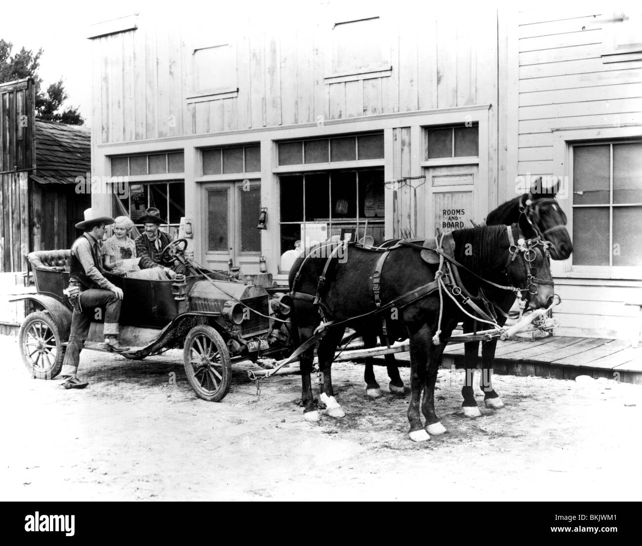 RAINBOW VALLEY (1935) JOHN WAYNE, LUCILLE BROWN, GEORGE HAYES RVLY 002P Stockfoto