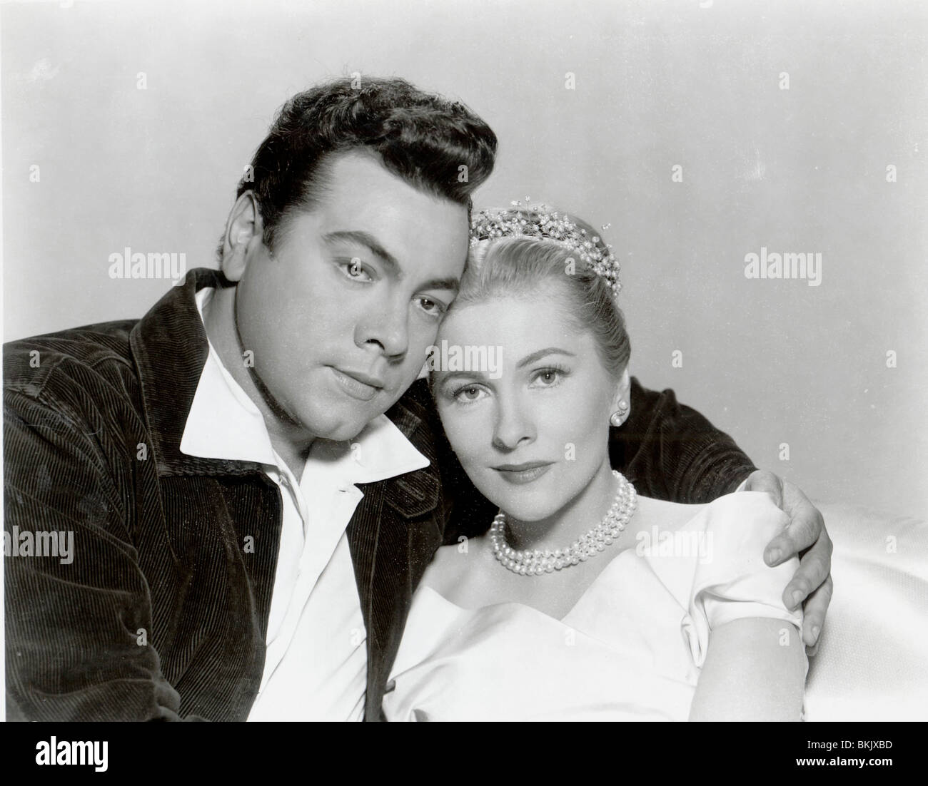 SERENADE (1956) MARIO LANZA, JOAN FONTAINE SRND 002 P Stockfoto