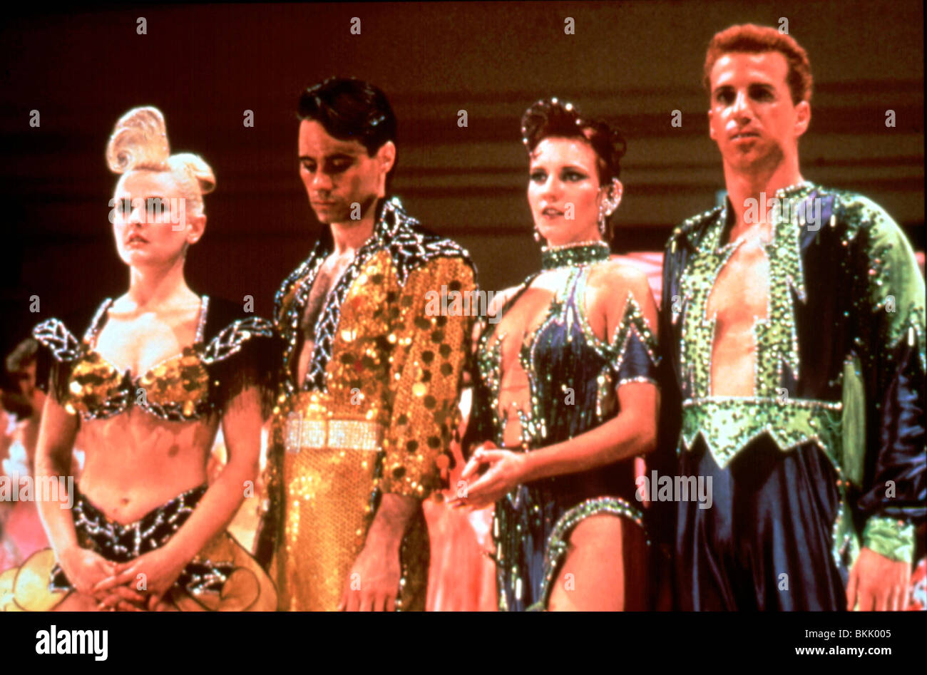 STRENG BALLROOM (1992) GIA CARIDES, PAUL MERCURIO, LEONIE SEITE PIP MUSHIN SBR 069 Stockfoto