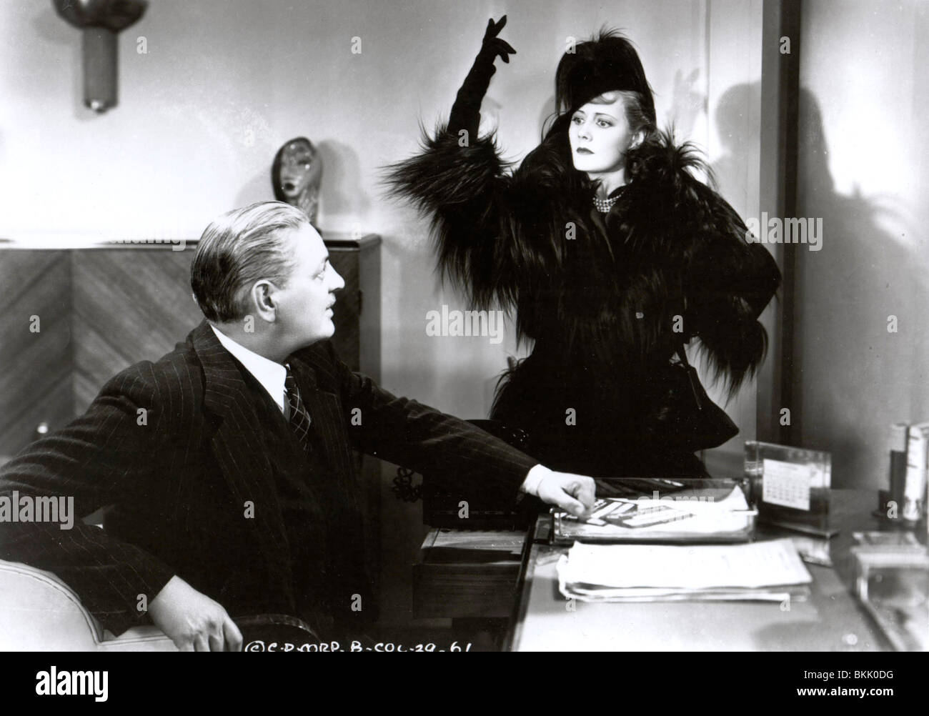 THEODORA GOES WILD (1936) THURSTON HALLE, IRENE DUNNE TGWD 001 P Stockfoto