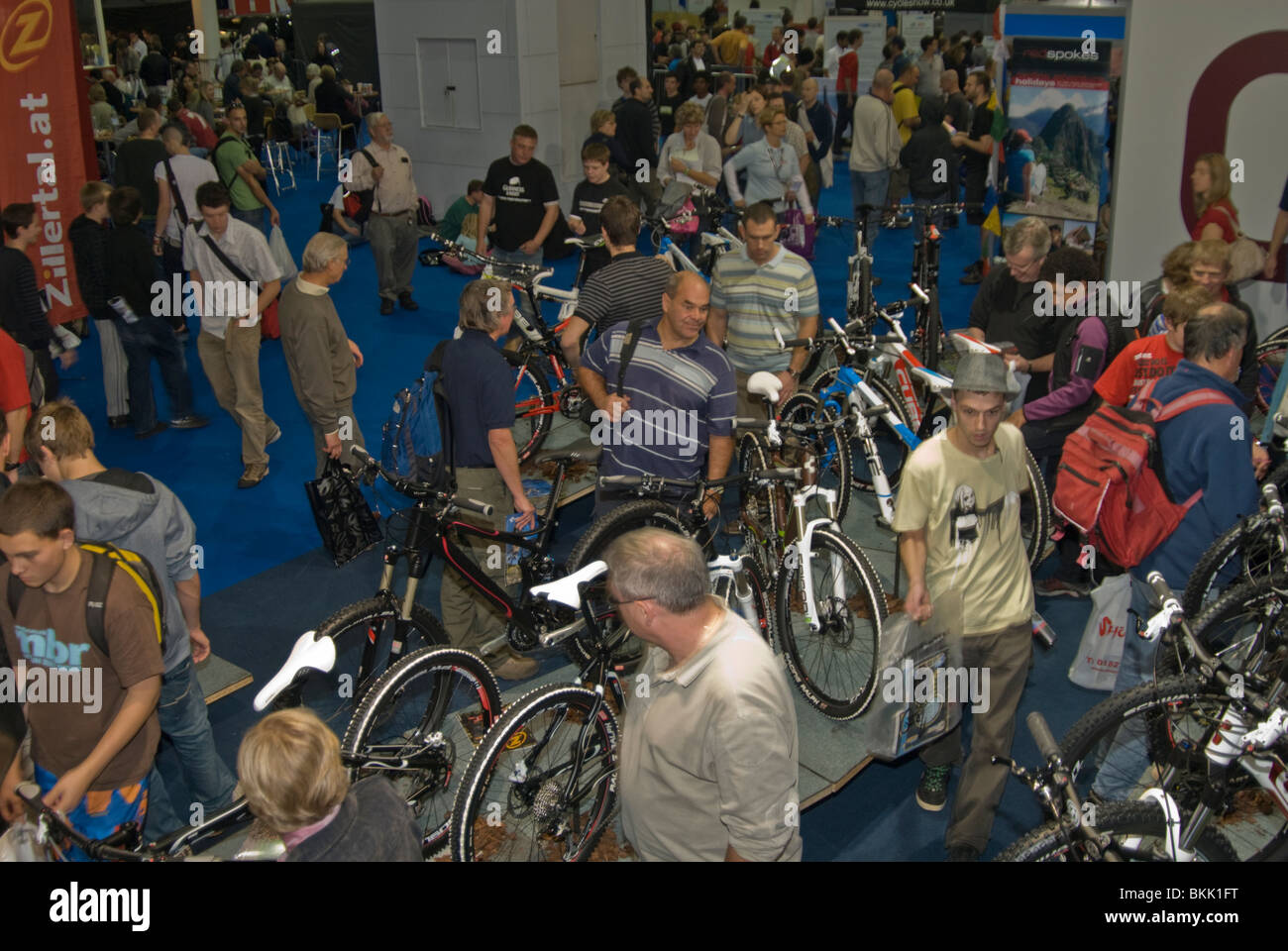 Massen / Menschen auf Radsport-Ausstellung Stockfoto