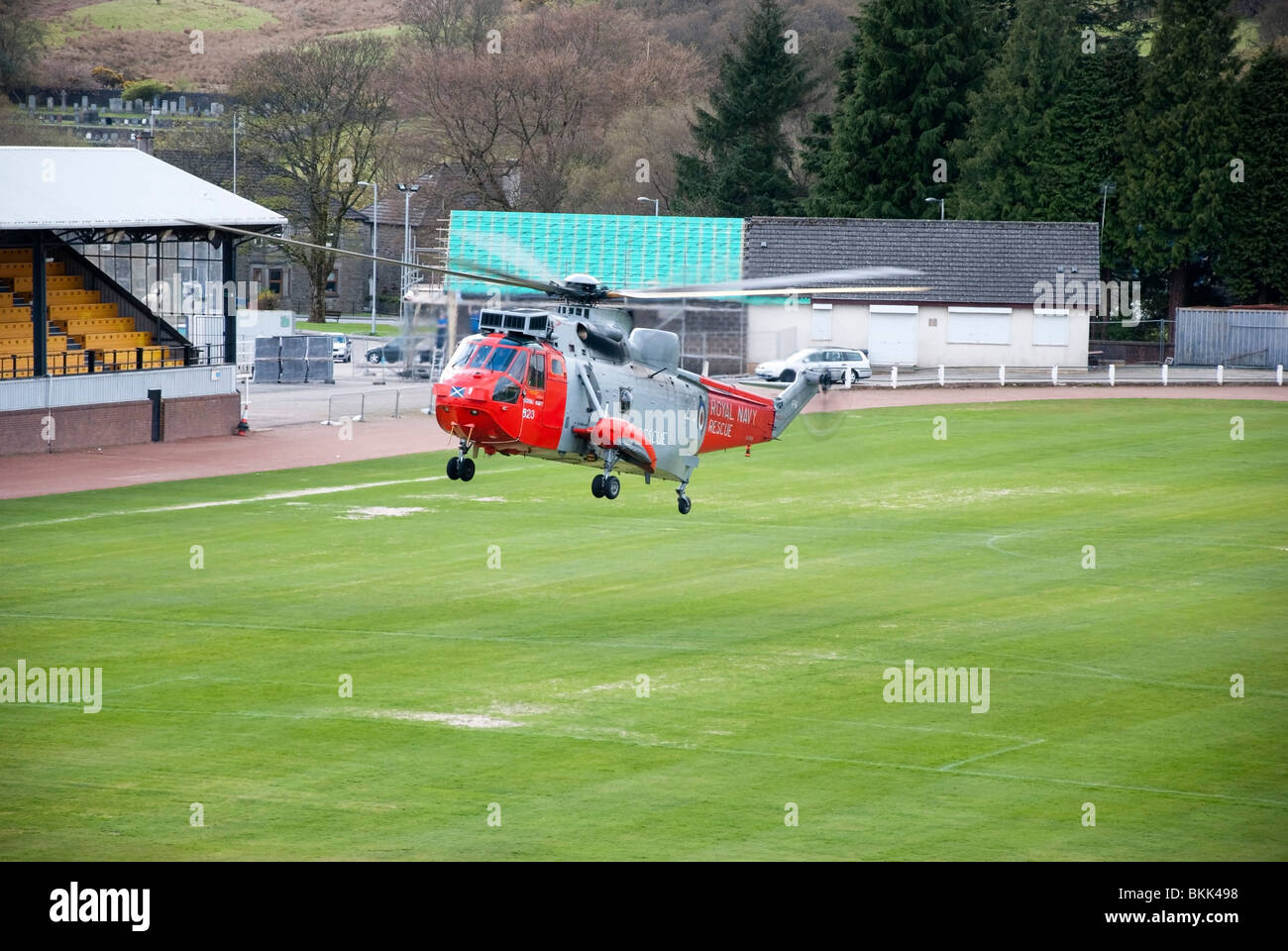 Königliche Marine Suche & Rettung Sea King MK5 Hubschrauber in Dunoon Sportplatz Stockfoto