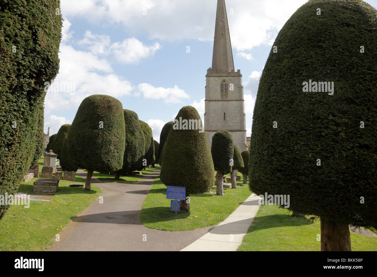Pfarrei Friedhof von St. Mary Painswick Stroud Gloucestershire Stockfoto
