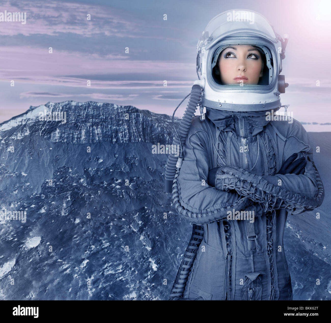 Astronaut Frau futuristische Metapher Mond, Raum Planeten Stockfoto