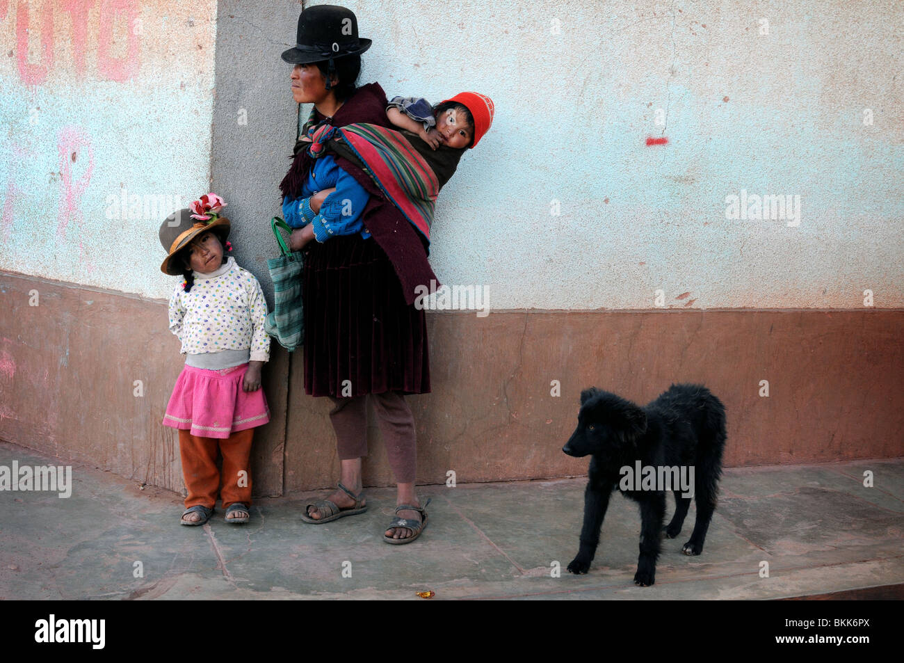 Szene aus der kleinen Stadt Macha im bolivianischen Hochland. Stockfoto