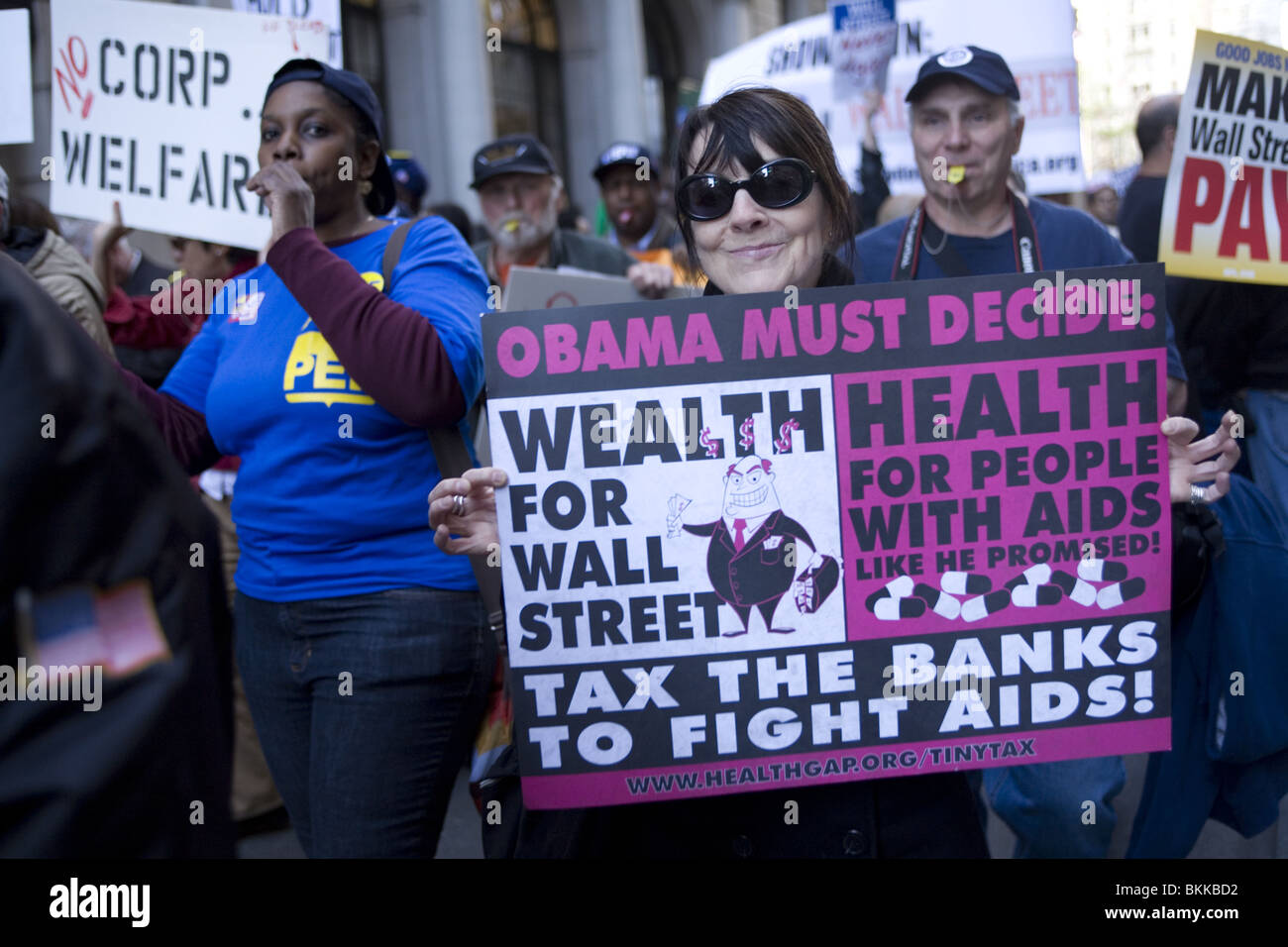 AFL-CIO und anderen Gewerkschaften Mitglieder März an die Wall Street fordern gute Jobs und die Banken & Wall Street ihren gerechten Anteil zahlen. Stockfoto