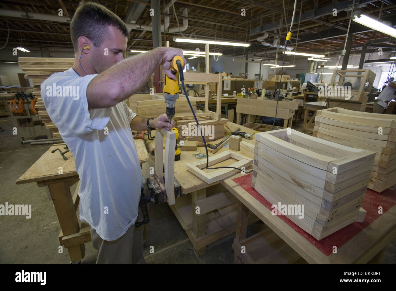 Häftling in der Fertigung-Holz-Shop in der Nebraska State Penitentiary arbeiten. Stockfoto