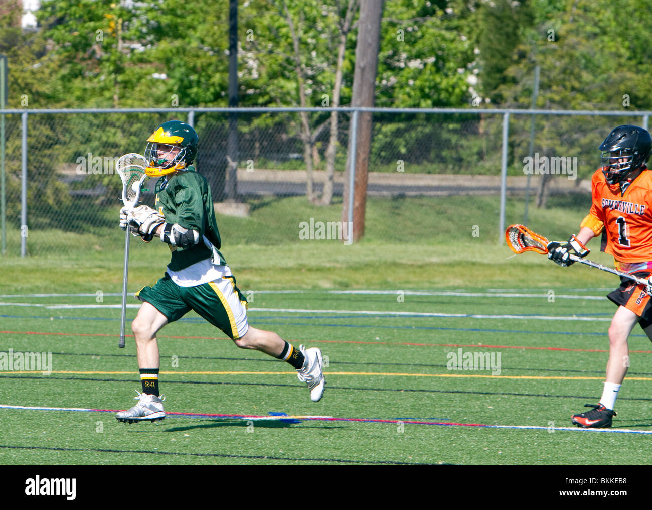 Jungen High School Varsity Lacrosse Spiel. Stockfoto