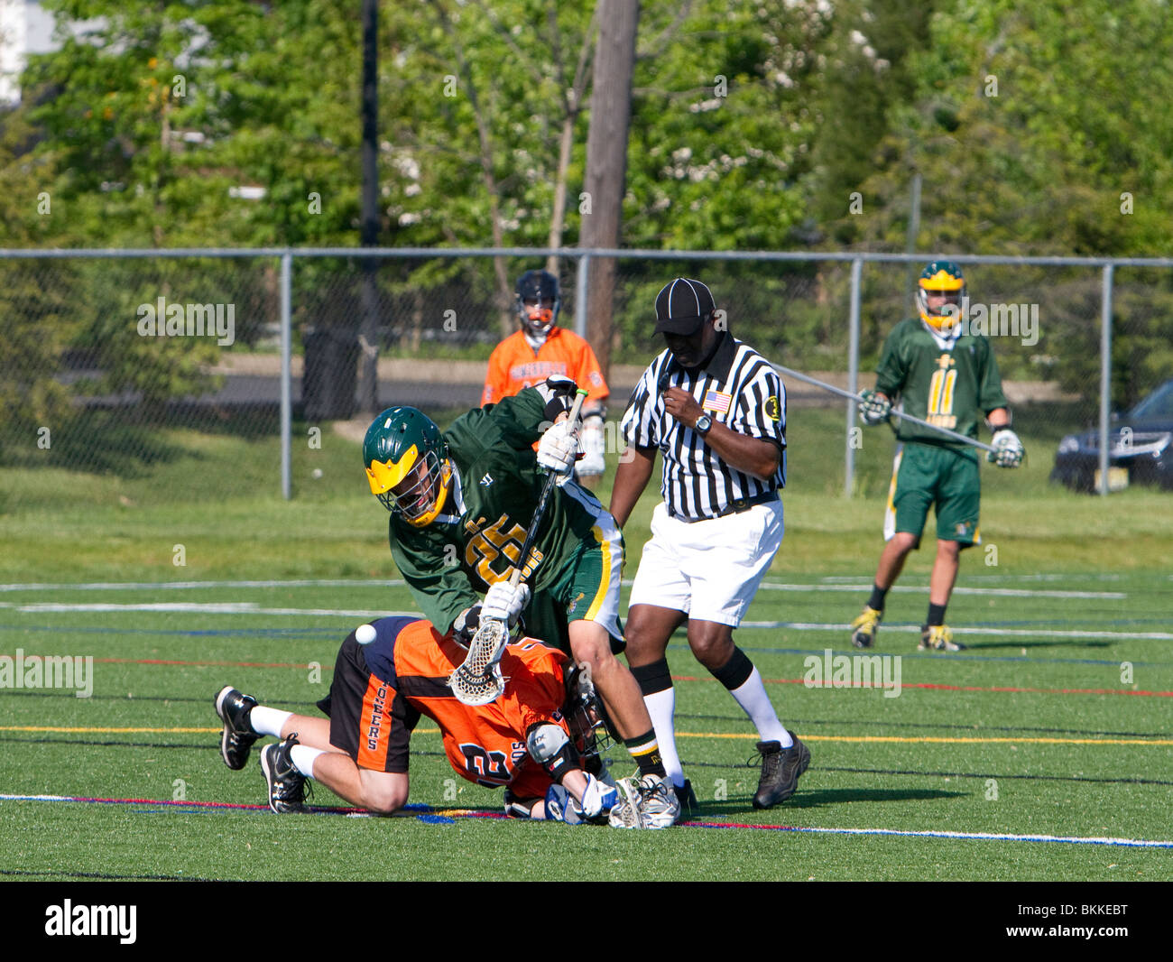 Jungen High School Varsity Lacrosse Spiel. Stockfoto