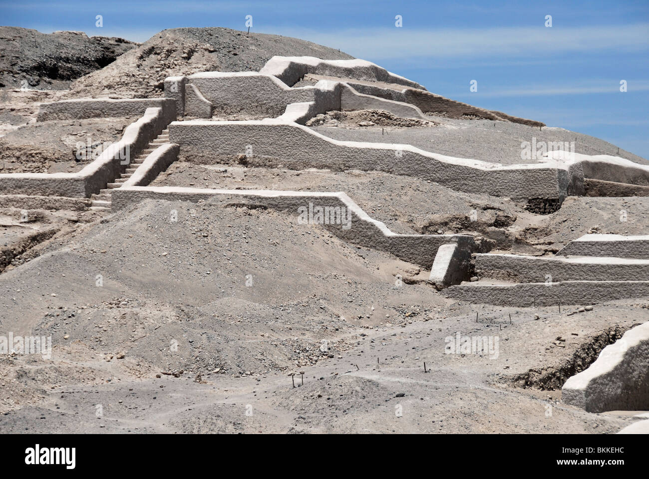 Adobe-Pyramide, Pyramiden von Cahuachi in Nazca-Wüste, Peru, Südamerika Stockfoto