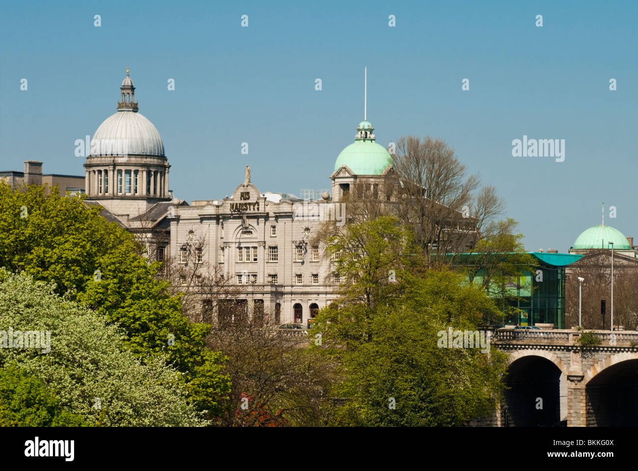 His Majesty's Theatre und St. Marks Church von der Union Bridge, Aberdeen, Schottland Stockfoto