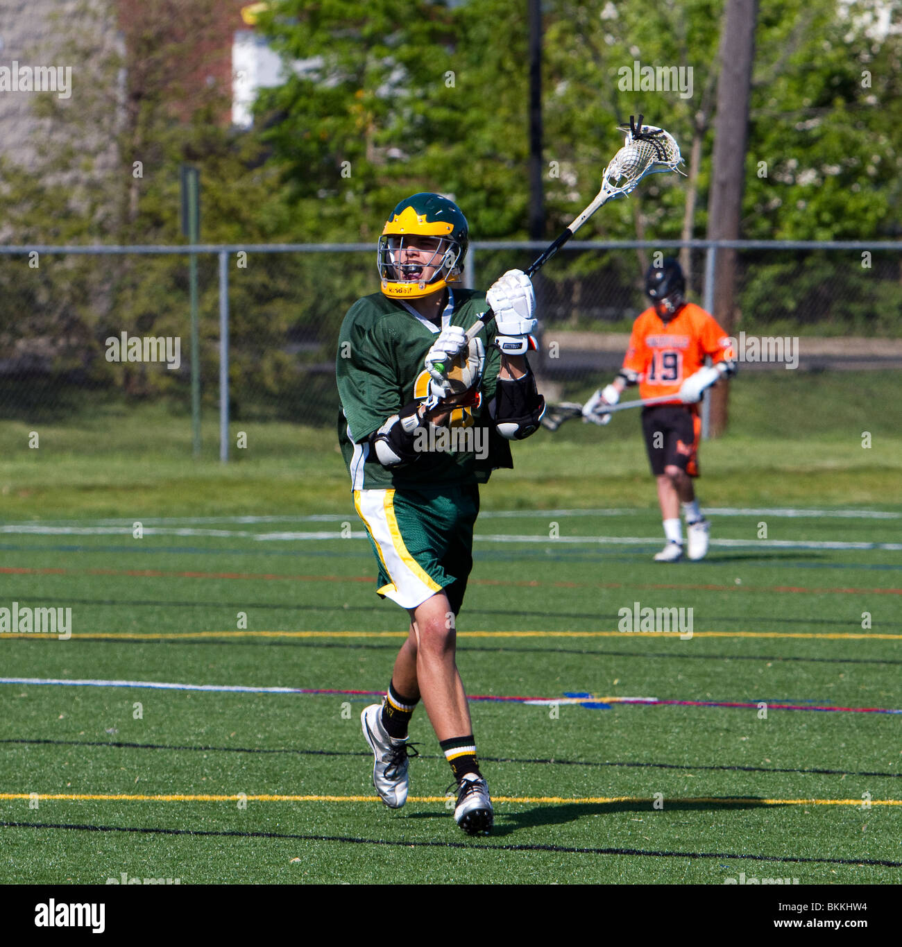 Jungen High School Varsity Lacrosse Spiel. Stockfoto