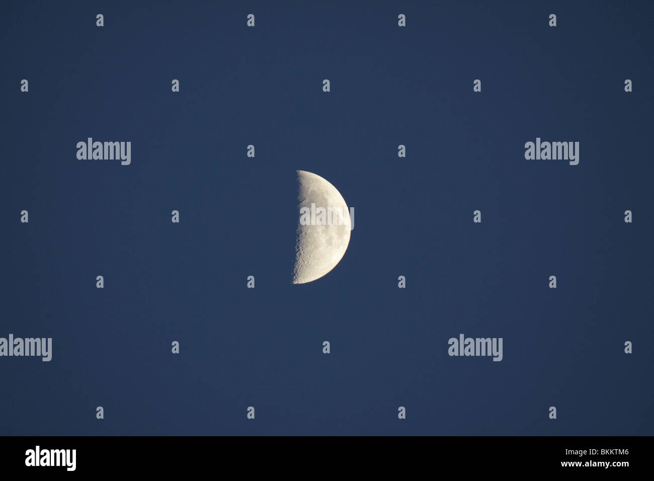 Halbmond Mond Satelliten Himmelskörper Stockfoto