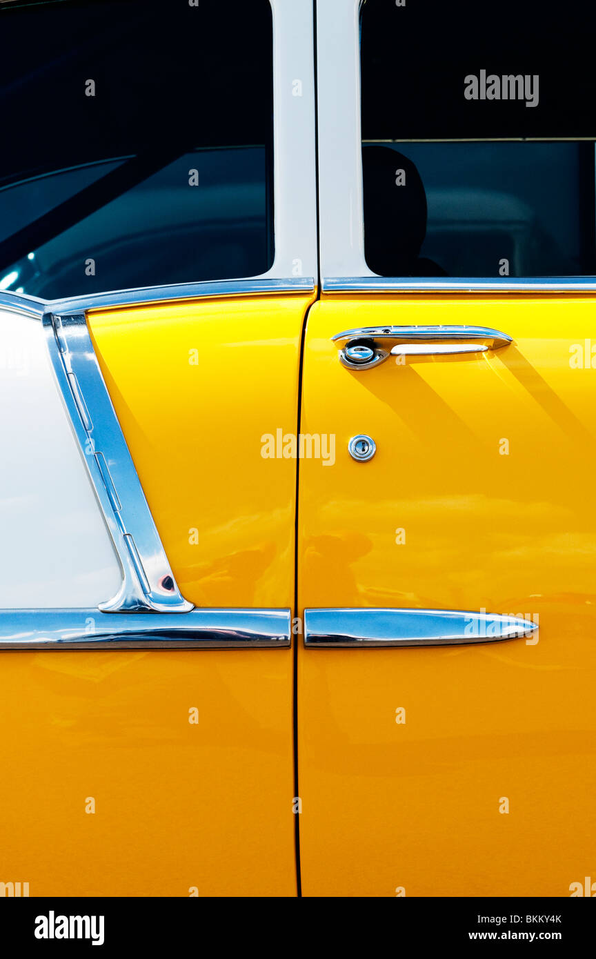 1955 Chevrolet Bel Air. Chevy. Amerikanische Oldtimer. Tür-abstrakt Stockfoto