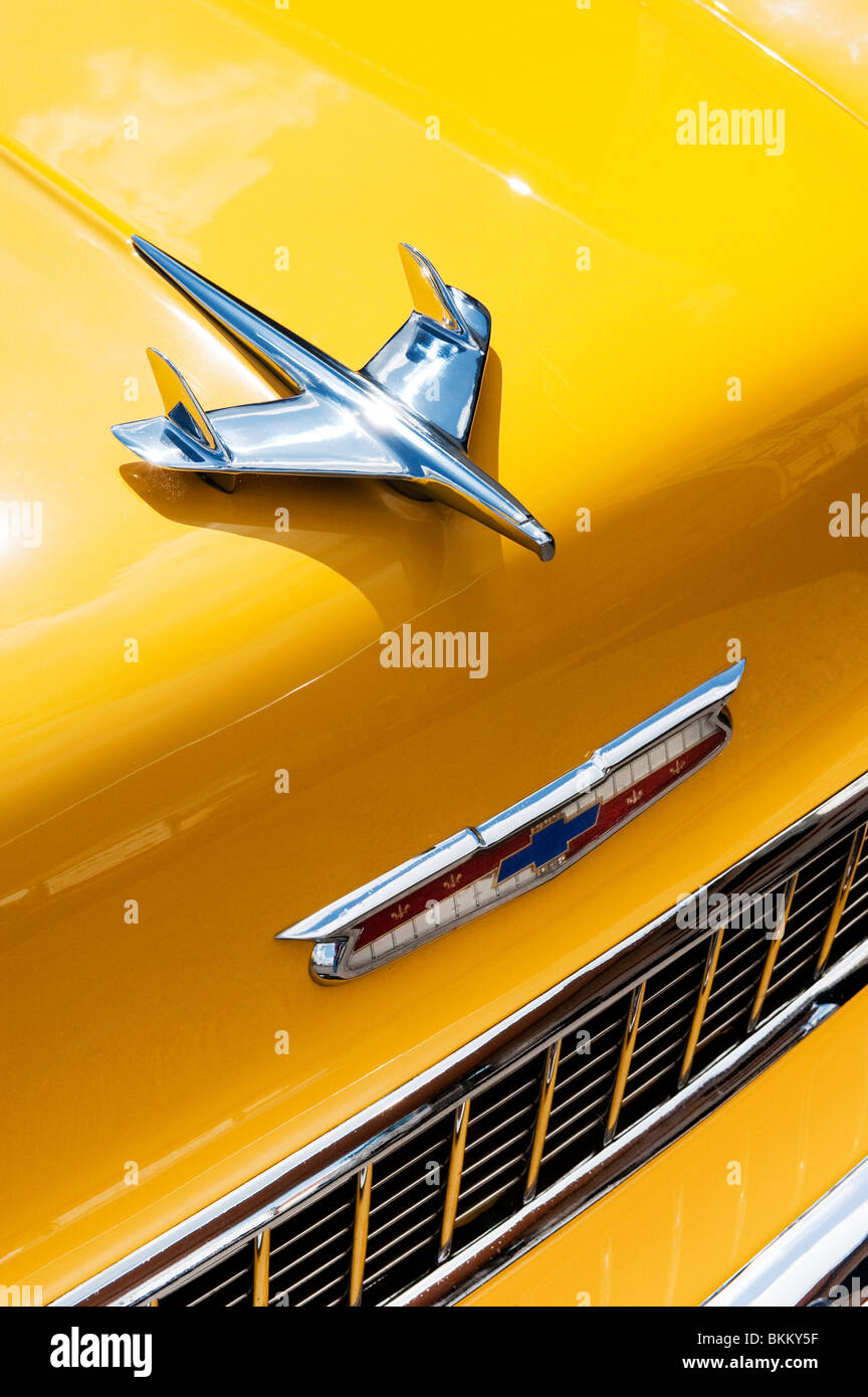 1955 Chevrolet Bel Air. Chevy. Amerikanische Oldtimer. Kühlerfigur Stockfoto