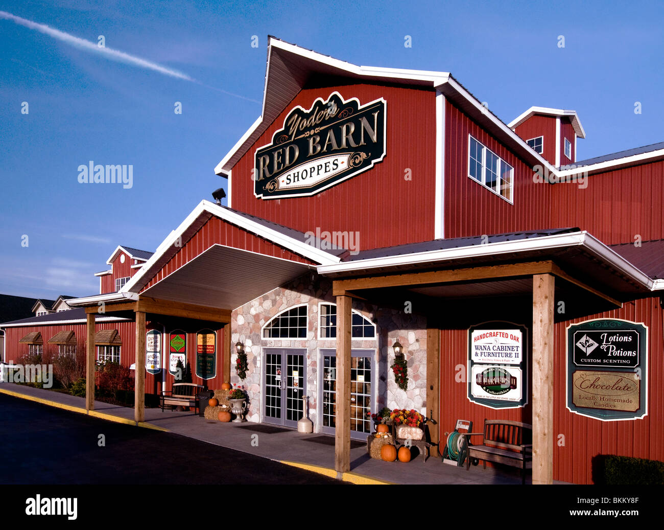 Yoder Red Barn Shoppes Shopping-Mall in Shipshewana, Indiana mit viele amische Produkte Stockfoto