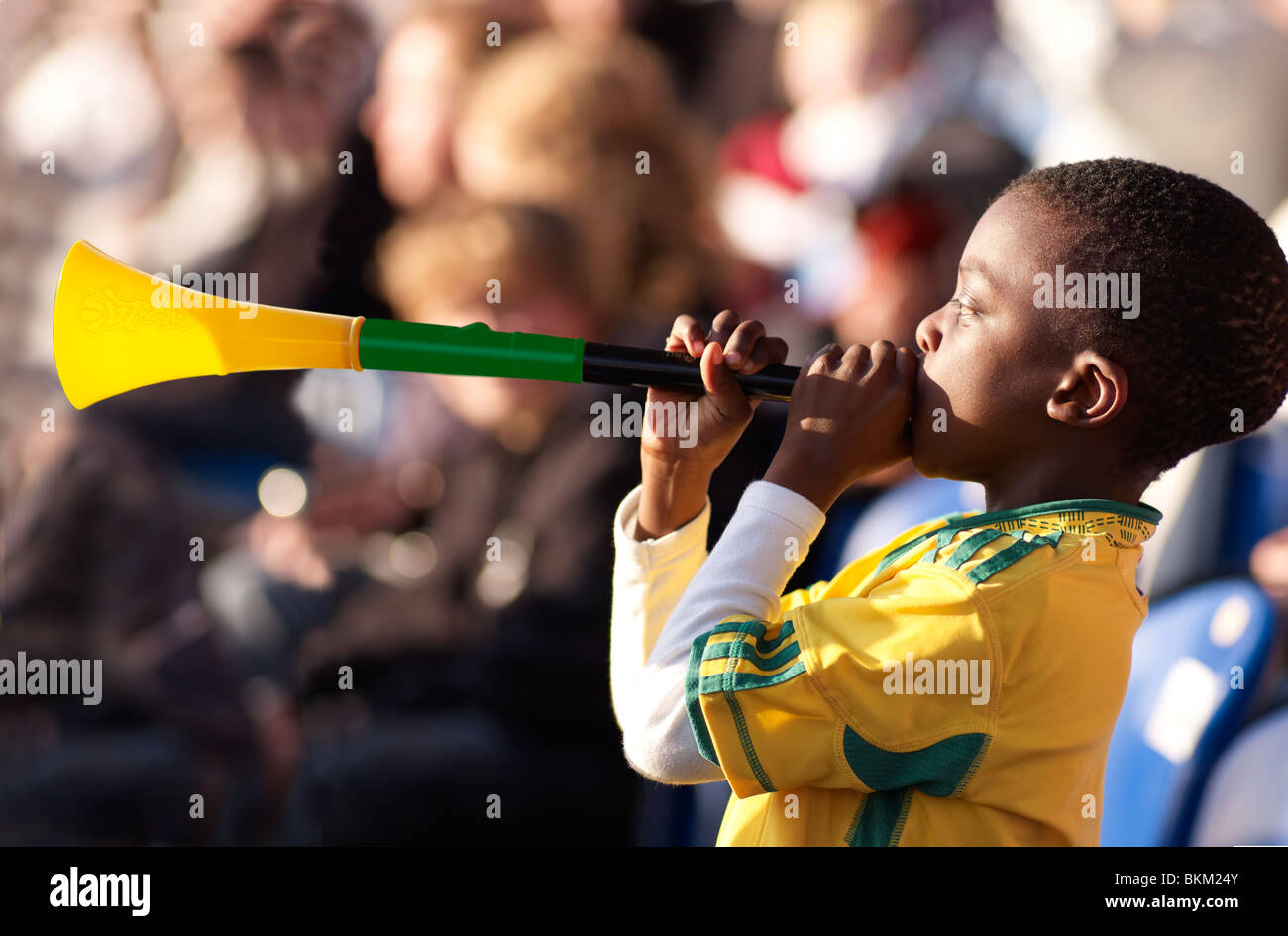 Junge südafrikanische Fußball-fan Stockfoto