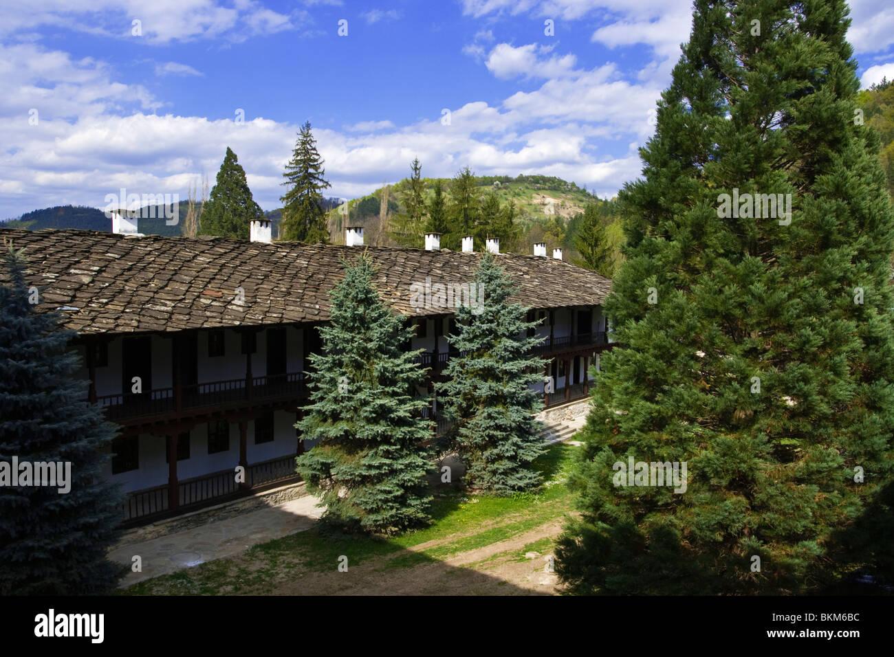 Troyan-Kloster, "Mariä Himmelfahrt", berühmt für seine Innen- und Außenfresken von Zahari Zograf, Bulgarien, Balkan, Osteuropa Stockfoto