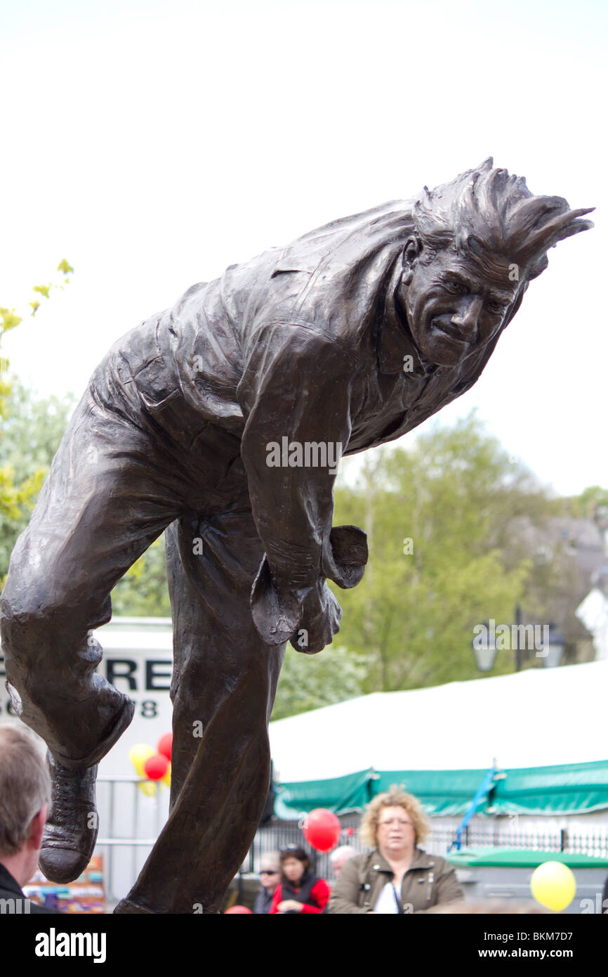 Statue von Fred Trueman in Skipton, North Yorkshire Stockfoto