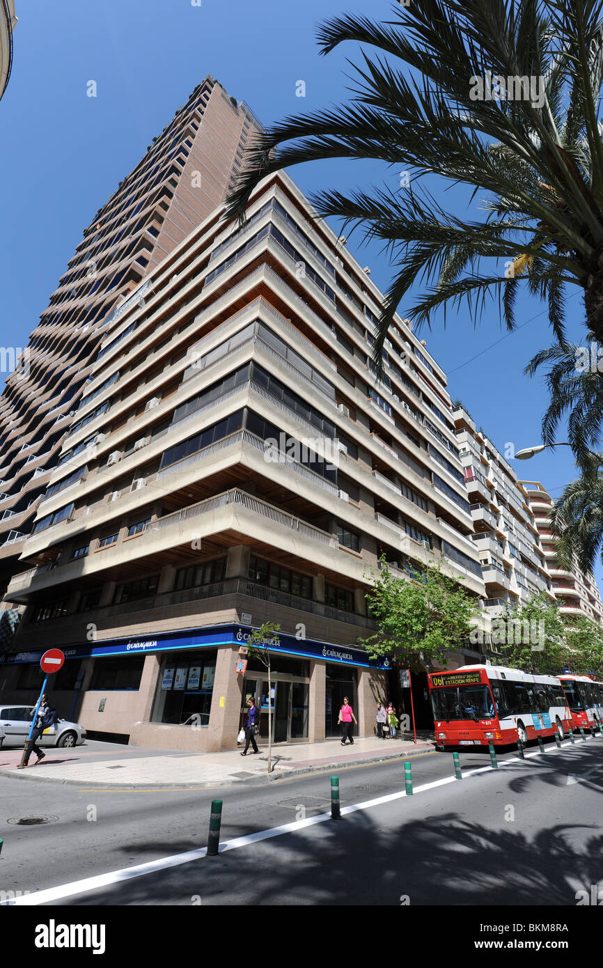 Bus auf der Avenida de Federico Soto, Alicante, Provinz Alicante, Comunidad Valenciana, Spanien Stockfoto