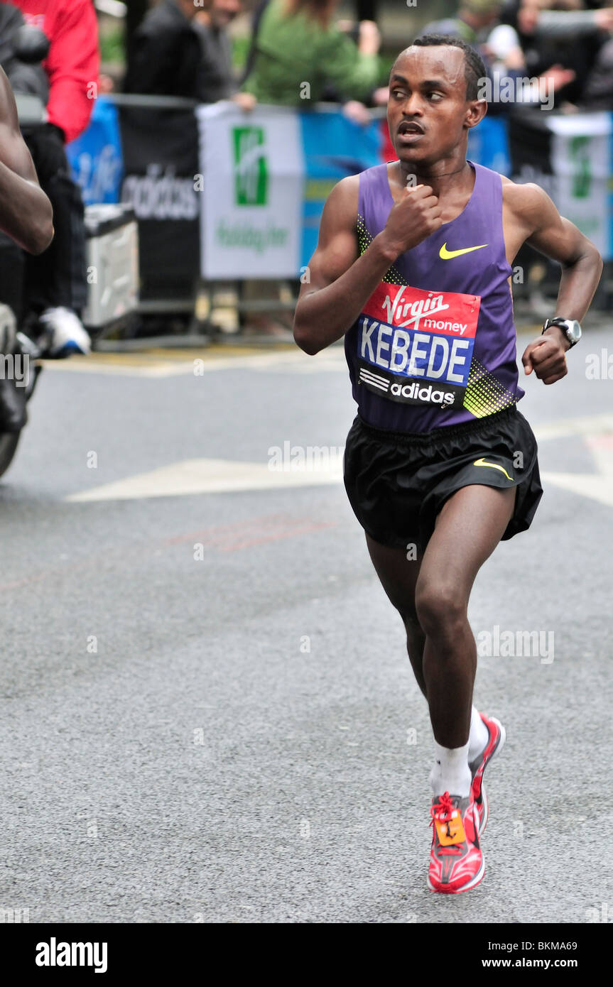 Herren Sieger London Marathon 2010, London, Vereinigtes Königreich Stockfoto