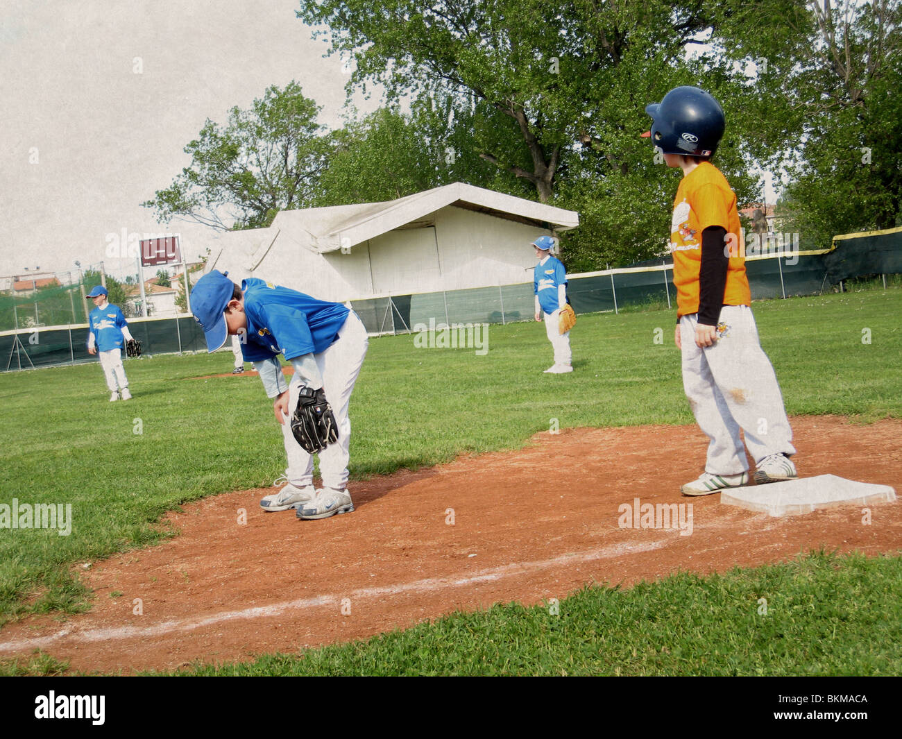 junge Baseball spielen Stockfoto