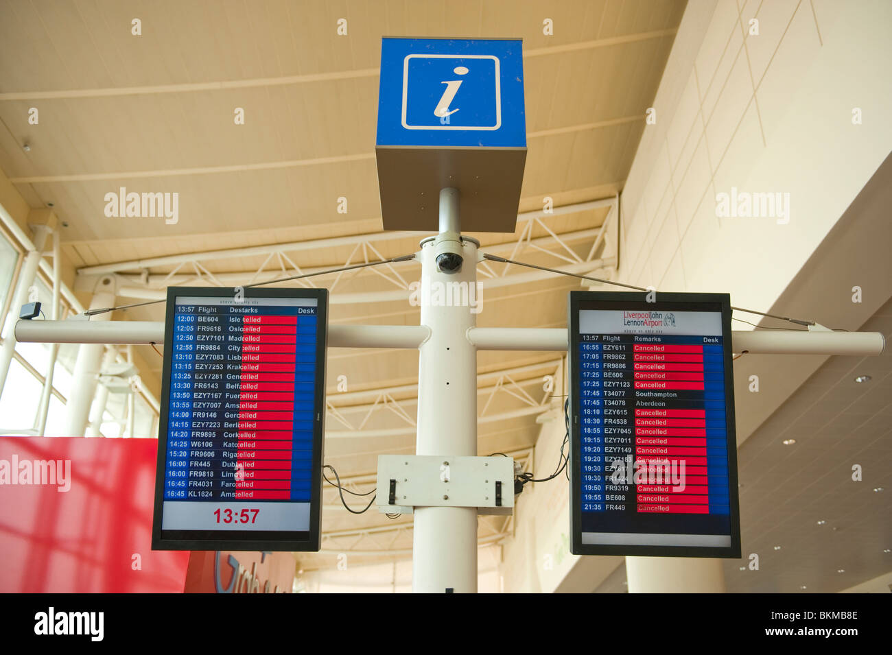 Flughafen Abflug Bretter alle Flüge abgesagt Stockfoto