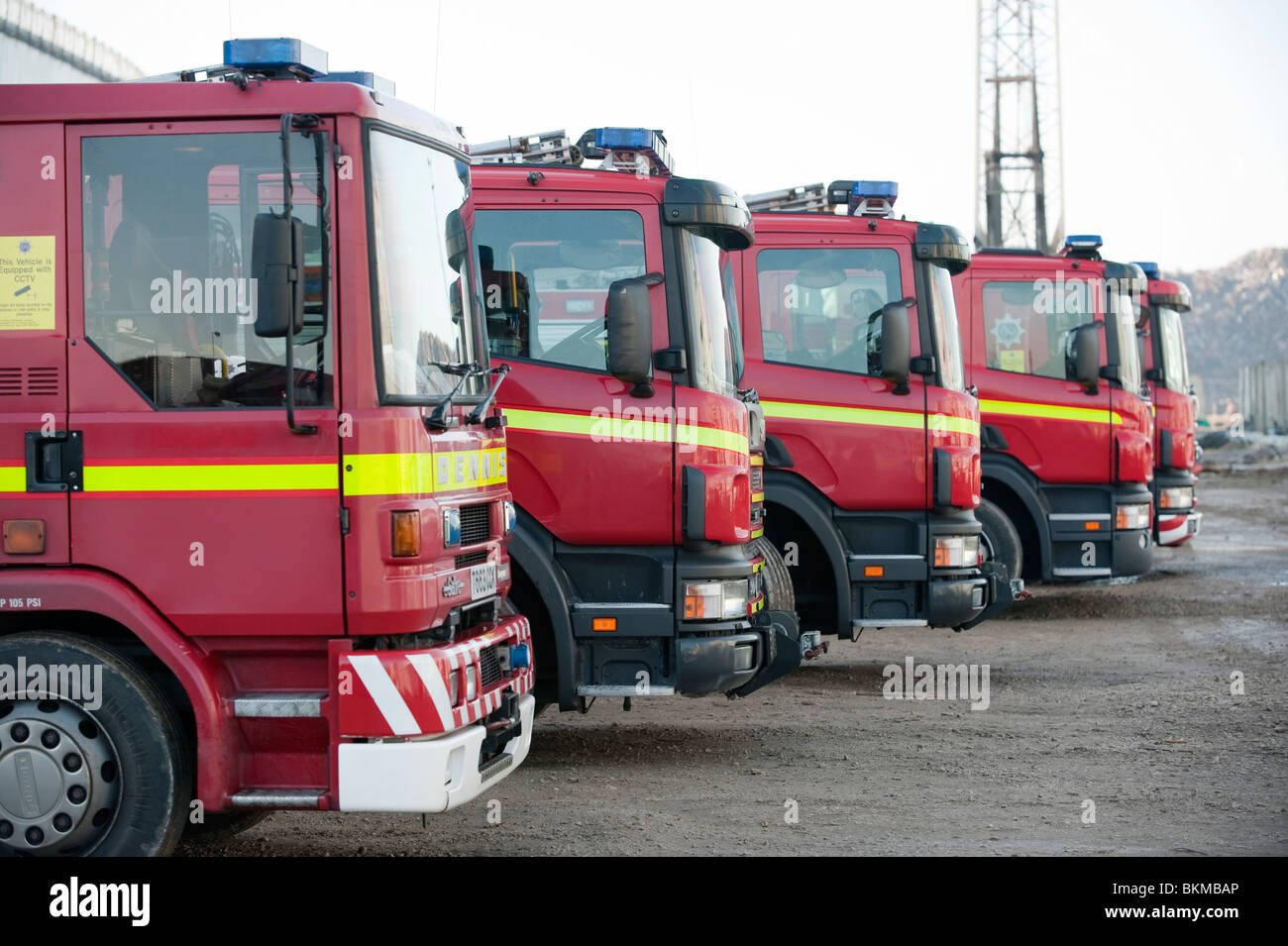 Zeile 5 Feuerwehrfahrzeuge Stockfoto