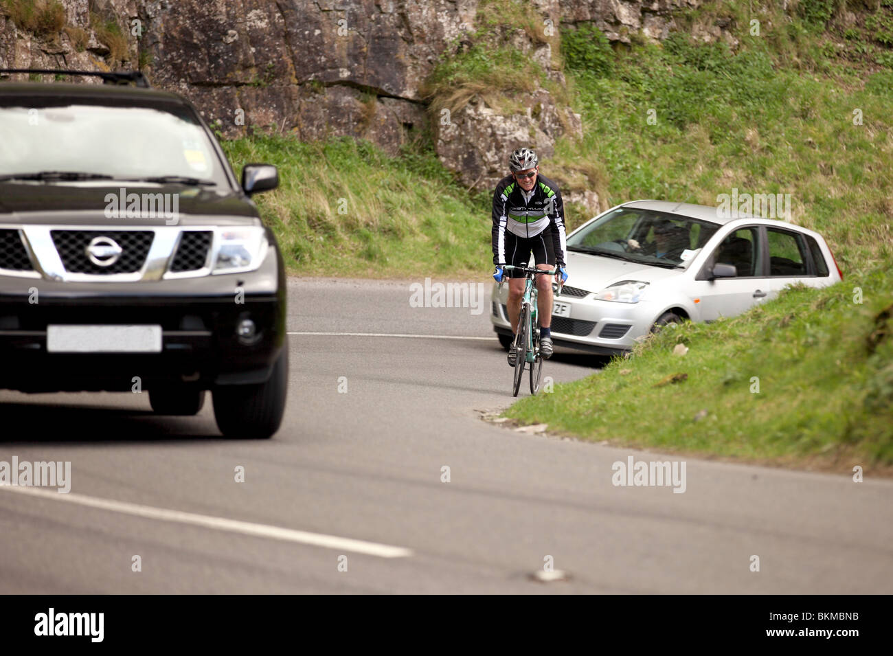 Rennradfahrer Klettern Hufeisen biegen Sie in Cheddar Gorge Stockfoto