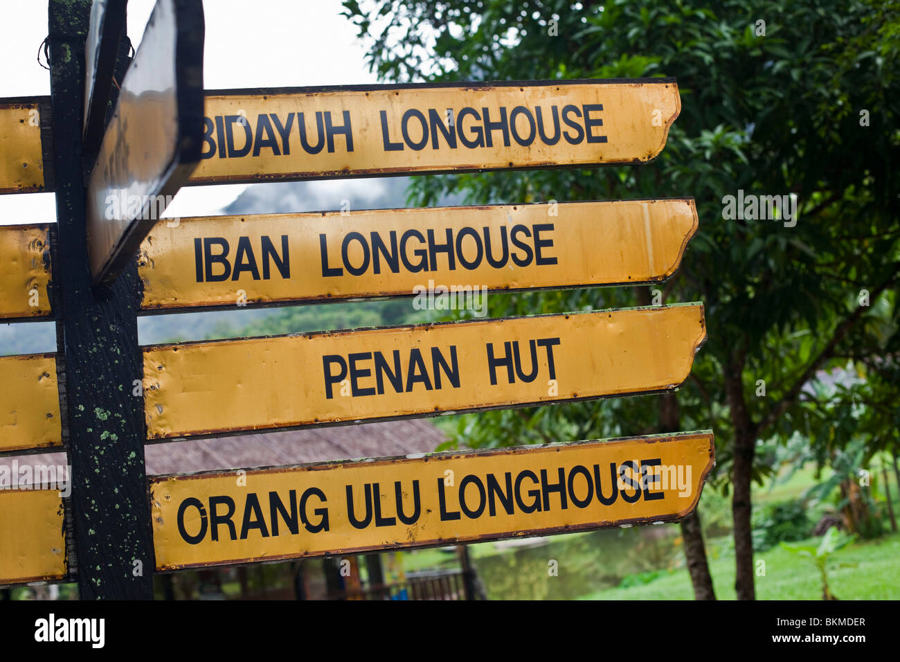 Hinweisschild auf die Sarawak Cultural Village, Damai Beach. Kuching, Sarawak, Borneo, Malaysia. Stockfoto