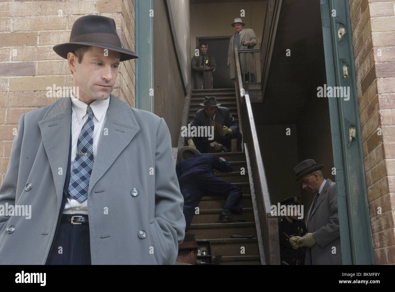 BLACK DAHLIA (2006) AARON ECKHART BDAH 001-10 Stockfoto