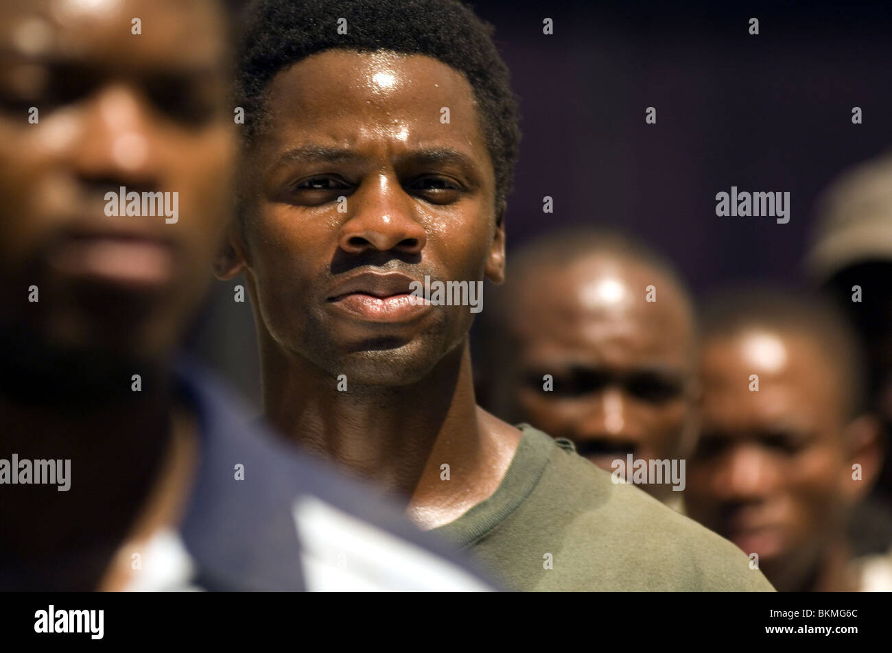 FANGEN SIE EIN FEUER (2006) DEREK LUKE CATF 001-21 Stockfoto