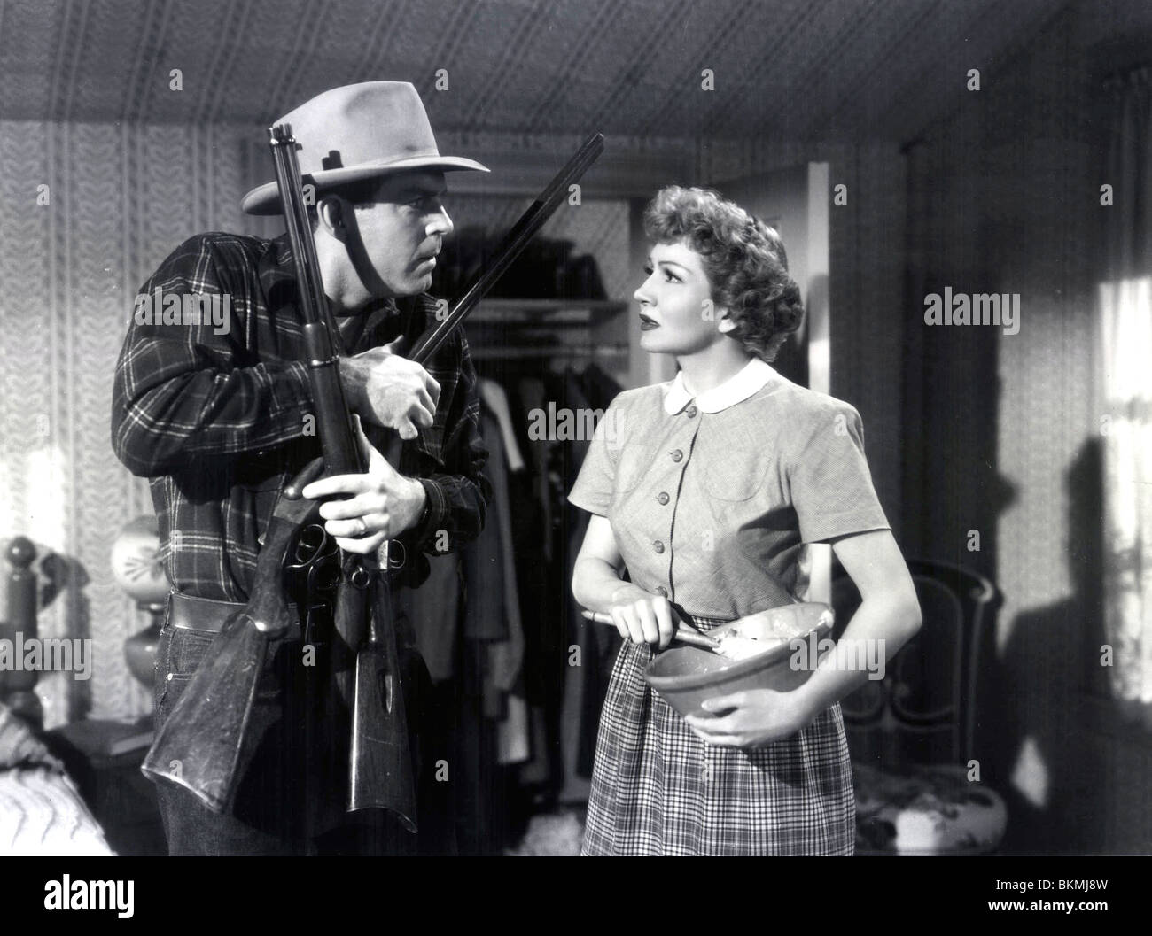 DAS EI UND ICH (1947) FRED MACMURRAY, CLAUDETTE COLBERT EGI 014 P Stockfoto