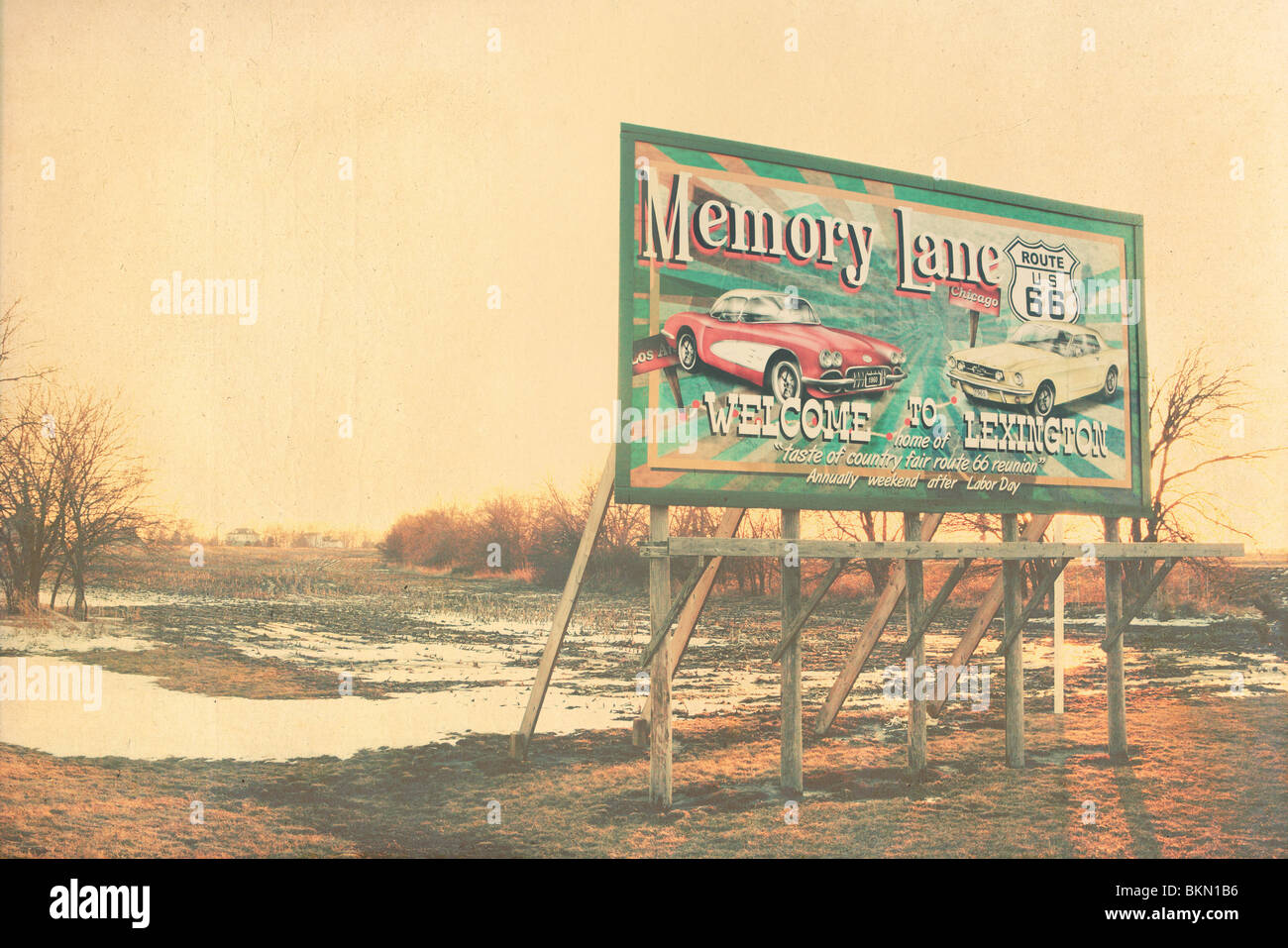 ROUTE 66 MEMORY LANE ZEICHEN IN LEXINGTON, ILLINOIS, USA ROUTE 66 Stockfotografie - Alamy