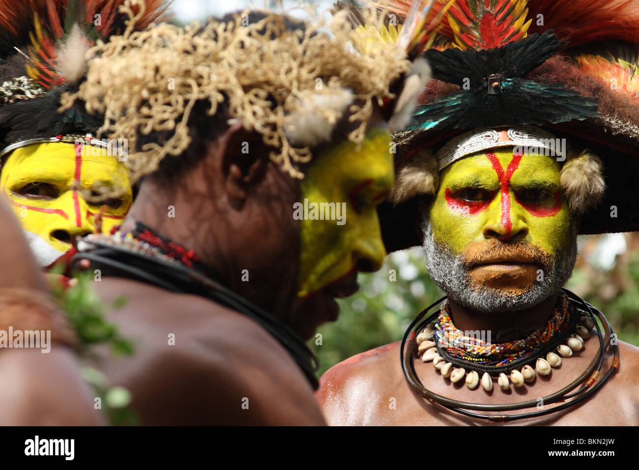 Mitglieder des Stammes Huli, fotografiert in der Nähe von Tari im Hochland von Papua-Neuguinea Stockfoto