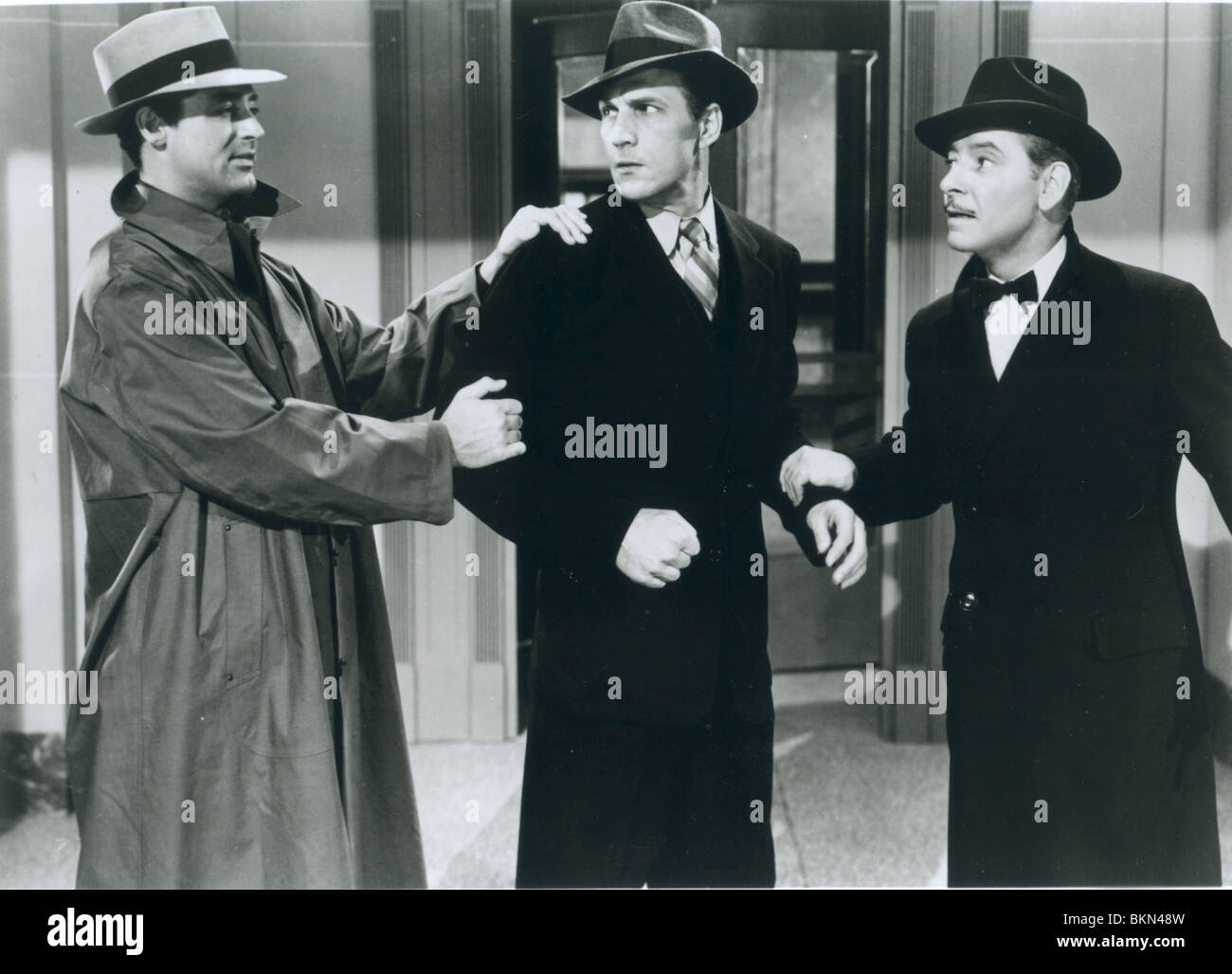 DIE REDE VON DER STADT (1942) CARY GRANT, RONALD COLMAN TOTT 006P Stockfoto