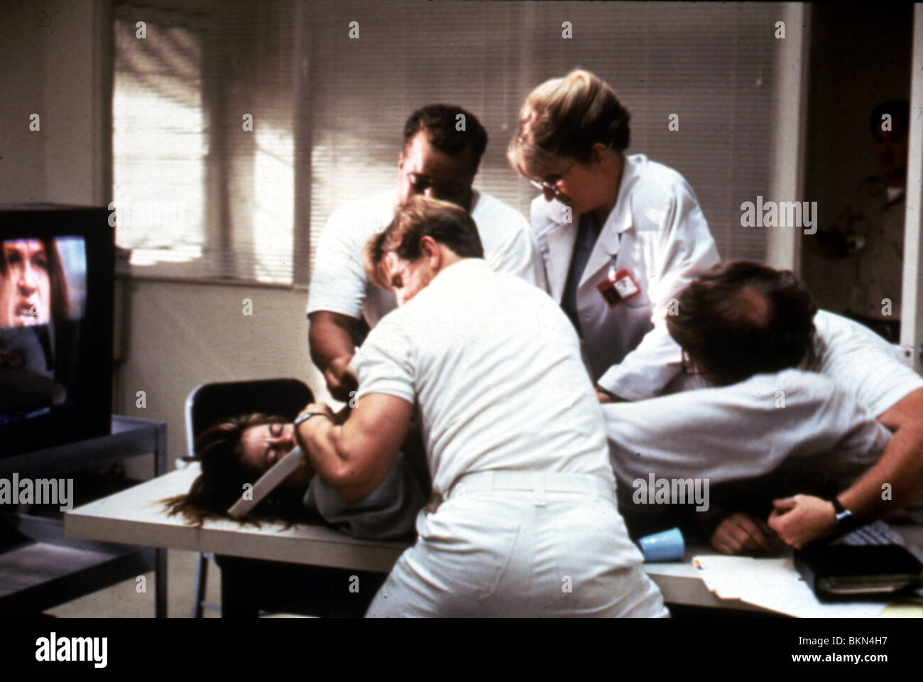 TERMINATOR 2: URTEIL TAG (1991) LINDA HAMILTON TR2 107 D Stockfoto