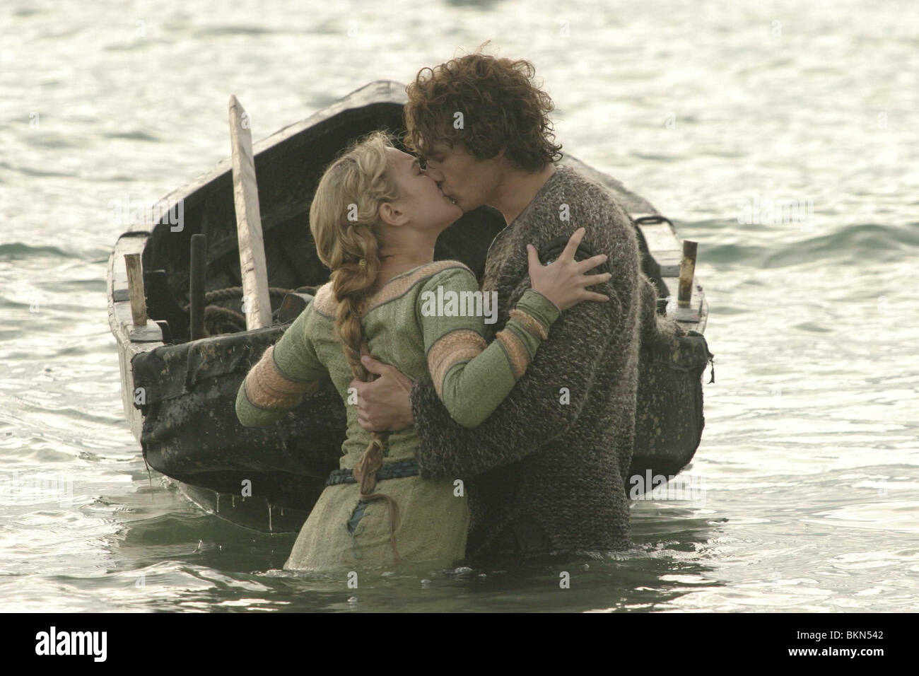 TRISTAN + ISOLDE (2006) TRISTAN & ISOLDE (ALT) SOPHIA MYLES, JAMES FRANCO TTIS 001-02 Stockfoto