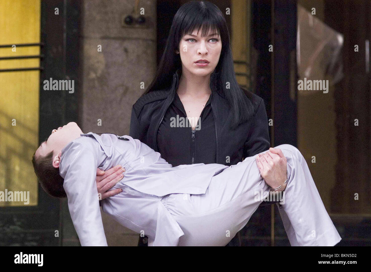 UV (2006) CAMERON BRIGHT, MILLA JOVOVICH ULTA 001-17 Stockfoto