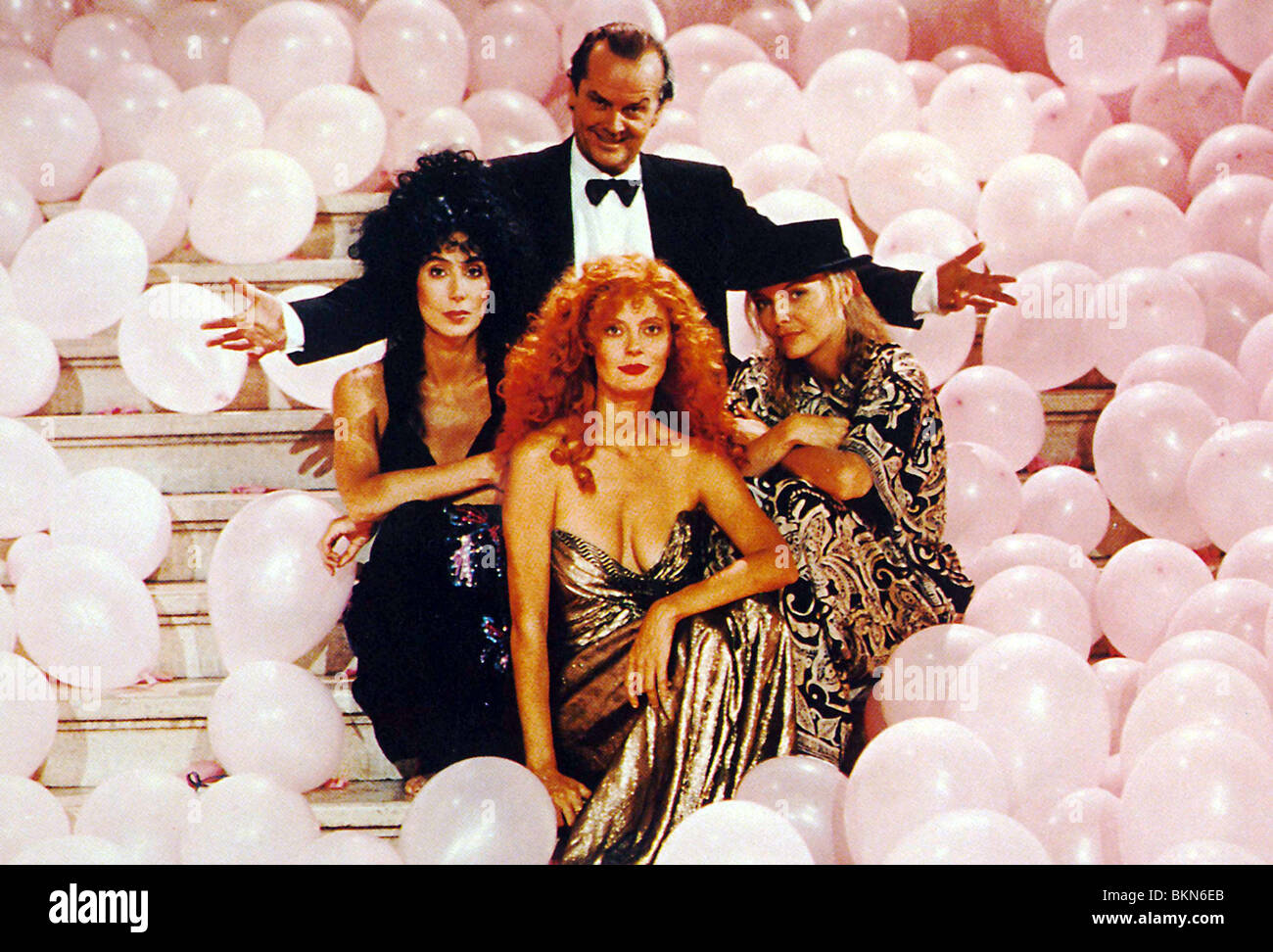 DIE HEXEN VON EASTWICK (1987) CHER, JACK NICHOLSON, SUSAN SARANDON, MICHELLE PFEIFFER WEHE 001FOH Stockfoto