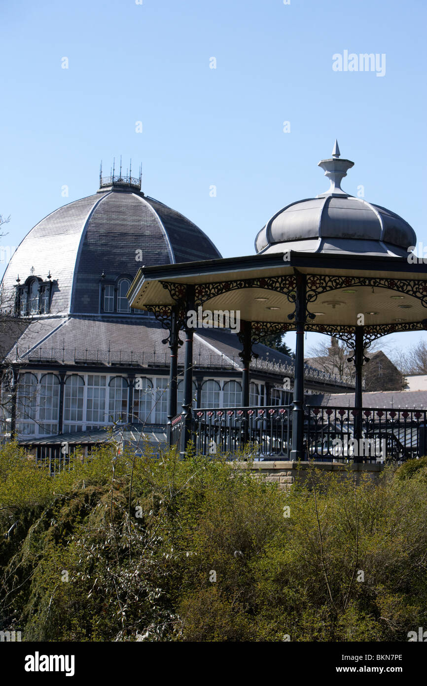 viktorianische Musikpavillon und Pavillon im Garten Pavillon Buxton Derbyshire England UK Stockfoto