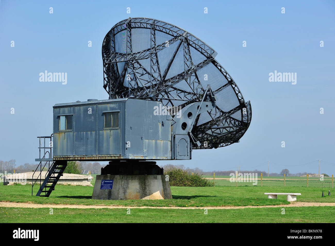 Zweiten Weltkrieg Würzburg-Riese Radar in Douvres-la-Délivrande, Normandie, Frankreich Stockfoto