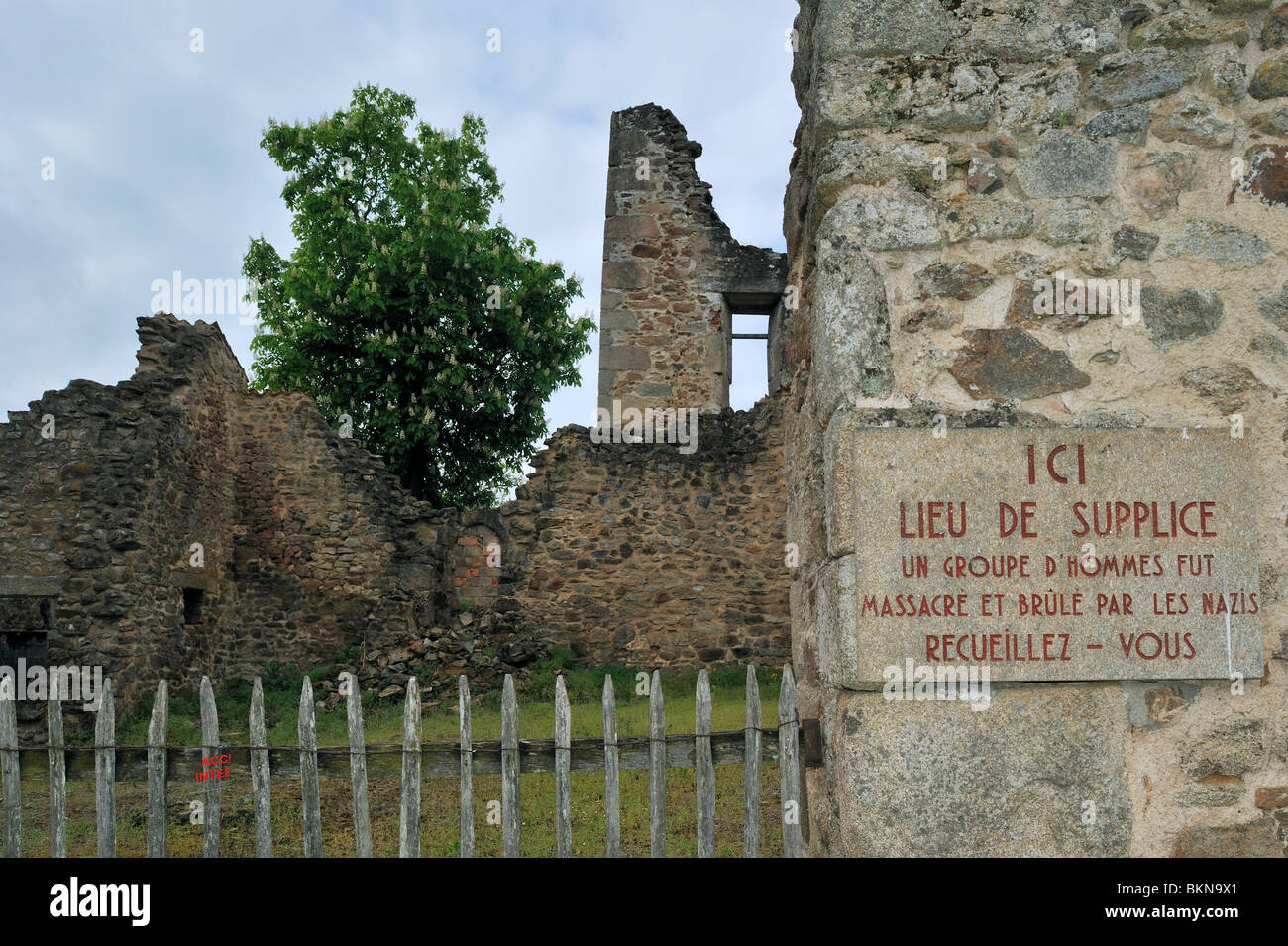 Oradour-Sur-Glane, wo am 10. Juni 1944 642 Einwohner von einem WW2 deutsche Waffen-SS-Unternehmen, Limousin, Frankreich massakriert wurden Stockfoto
