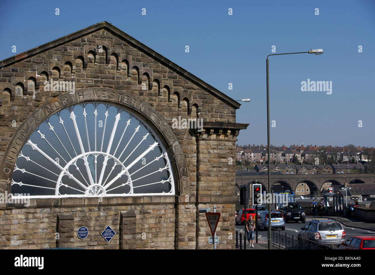 viktorianische Ventilator Fenster von Joseph Paxton im Buxton Bahnhof Buxton Derbyshire England UK Stockfoto