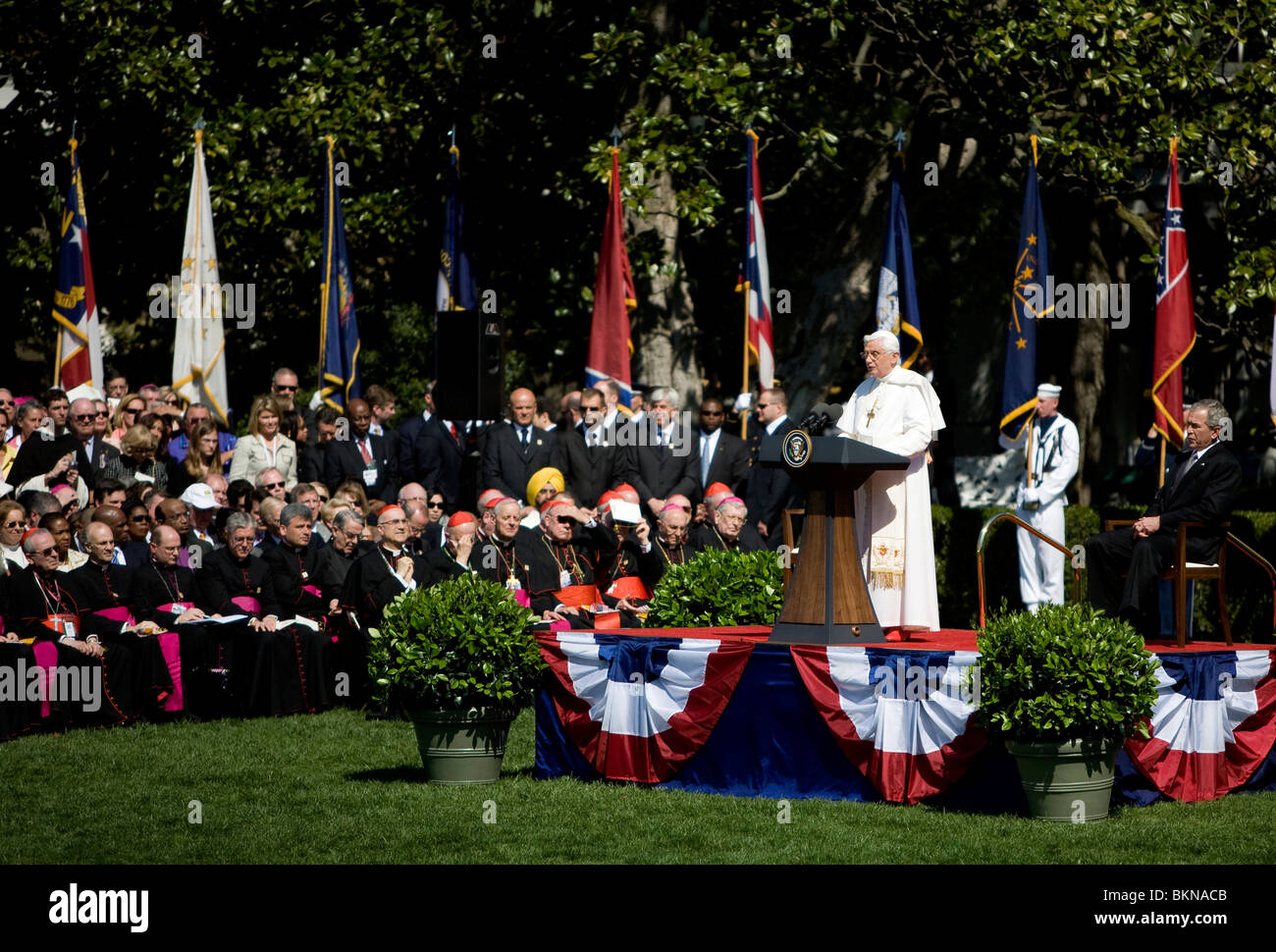 Papst Benedikt und Präsident George W. Bush während der Papstbesuch ins Weiße Haus. Stockfoto