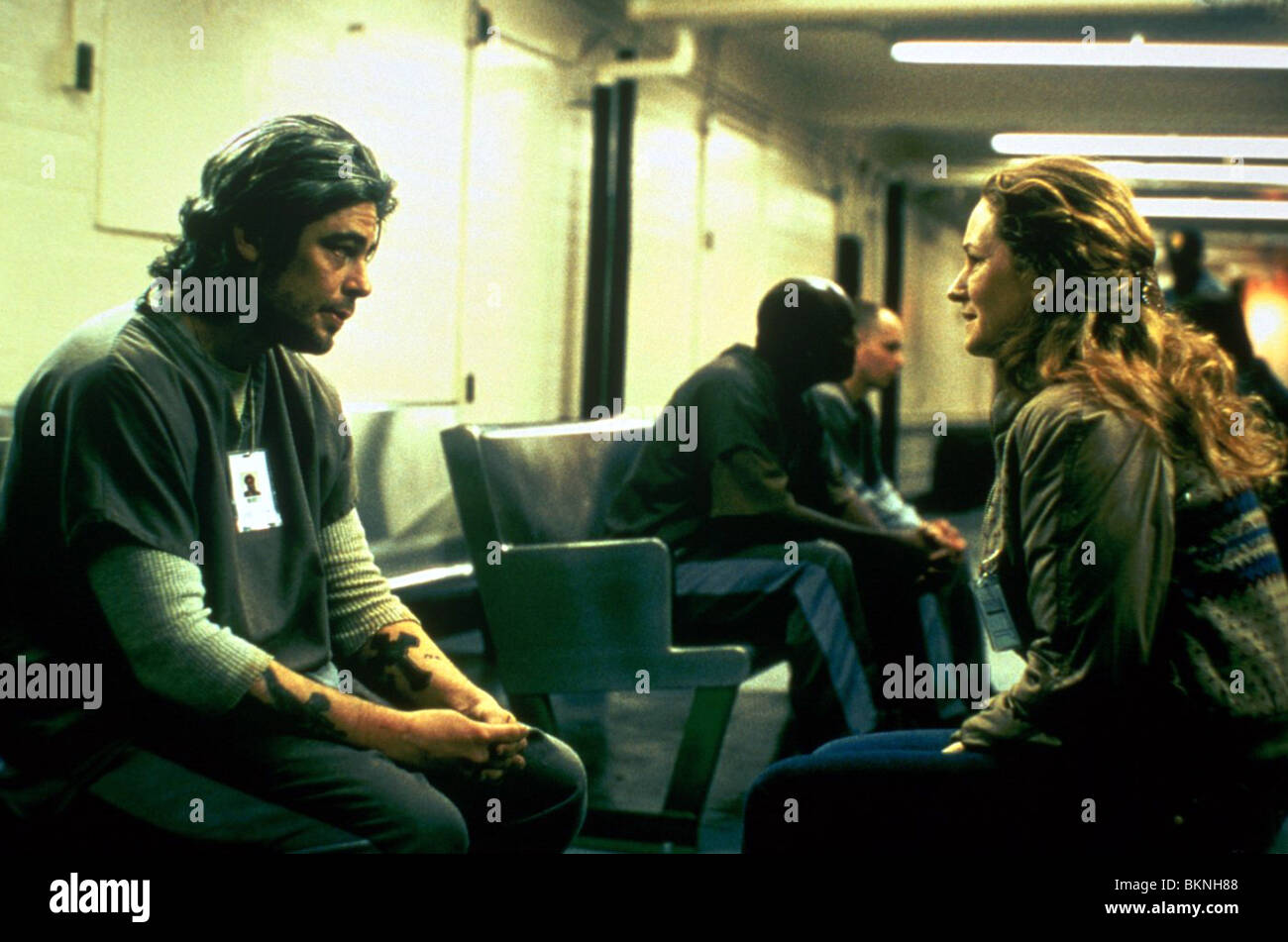 21 GRAMM (2003) BENICIO DEL TORO, MELISSA LEO 21GR 001-04 Stockfoto