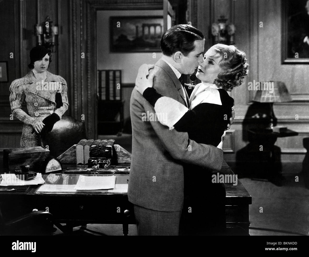 BABYFACE (1933) DONALD COOK, BARBARA STANWYCK, MARGARET LINDSAY ED E. GRÜN (DIR) BYFC 002P Stockfoto