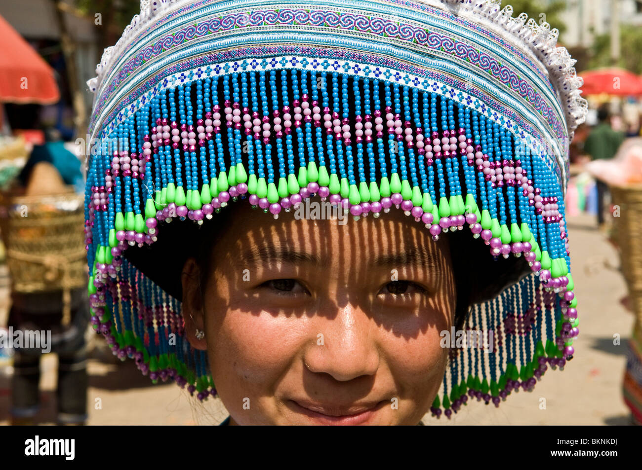 Eine lächelnde Blume Hmong-Mädchen. Stockfoto