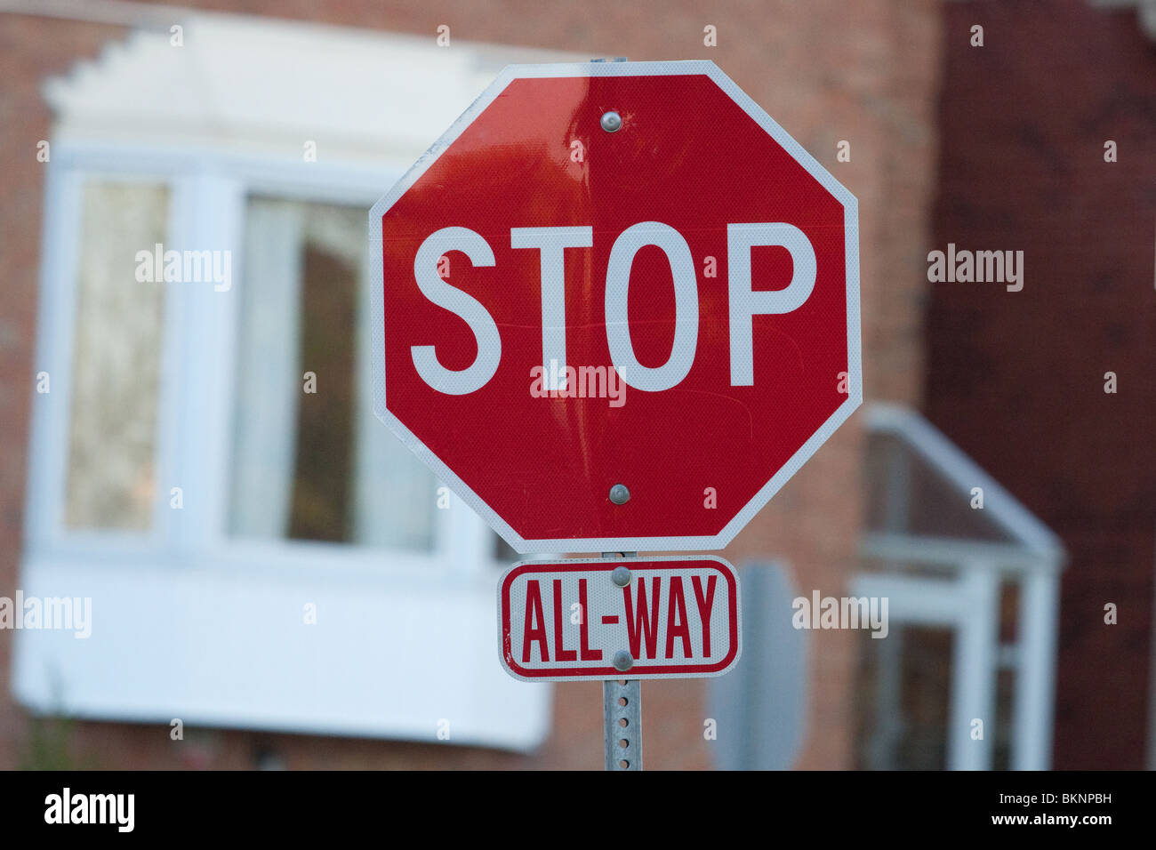 Stop-Schild Verkehr Straße Straßenschilder rot weiße Achteck Stockfoto